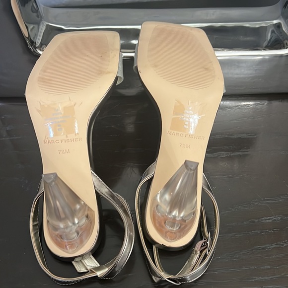Marc fisher silver heels - Picture 4 of 4